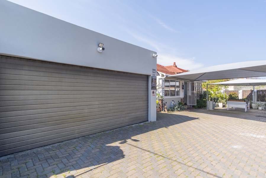 5 Bedroom Property for Sale in Wynberg Western Cape